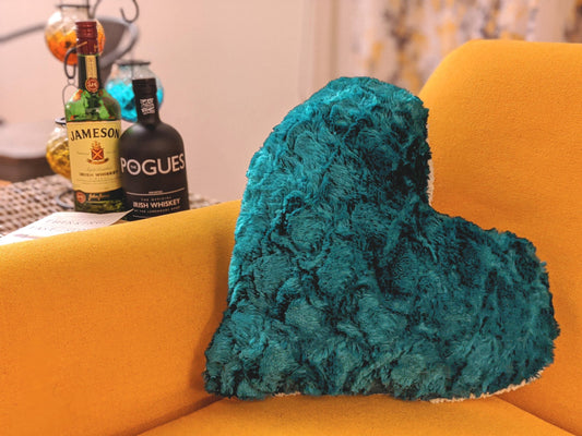 DaDa Bedding Lucky Irish Teal Green Faux Fur Heart Shaped Throw Pillow