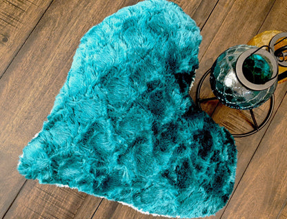 DaDa Bedding Lucky Irish Teal Green Faux Fur Heart Shaped Throw Pillow