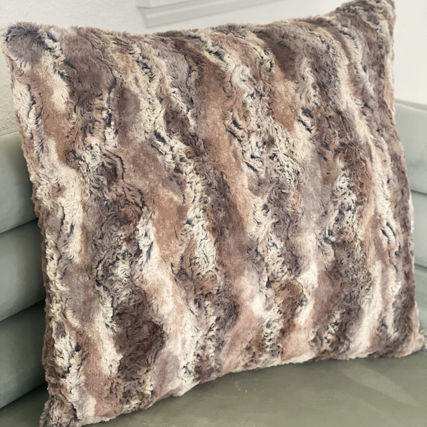 Plutus Brands Elegant Brandy Gold Light Brown Gold White Indoor Luxury