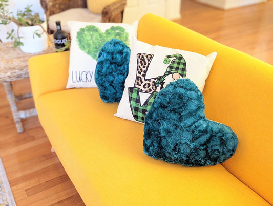 DaDa Bedding Lucky Irish Teal Green Faux Fur Heart Shaped Throw Pillow
