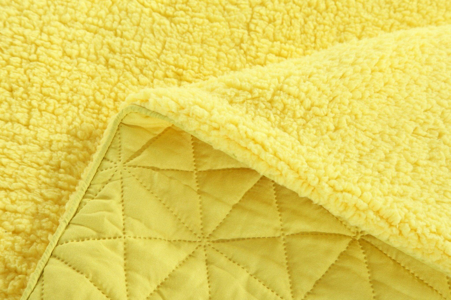 DaDa Bedding Happy Sunny Yellow Bright Quilted Ultra Sonic Reversible